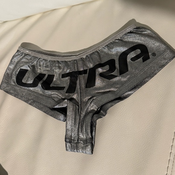 Ultra Music Festival shorties size Small - Picture 5 of 14